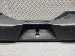 Накладка замка багажника MAZDA CX-3 DK8FW S8-DPTS D10E-6889X 3 ракурс