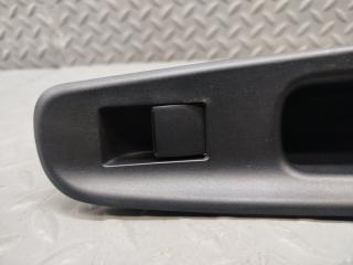 Блок упр. стеклоподьемниками левый задний TOYOTA YARIS CROSS MXPJ10 M15A-FXE 74272-K0010 2 ракурс