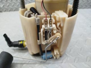 Топливный насос SUZUKI SWIFT ZD11S M13A 15100-63J12 3 ракурс