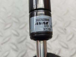 Амортизатор задней двери JEEP CHEROKEE XJ ERH 55076206AB 4 ракурс