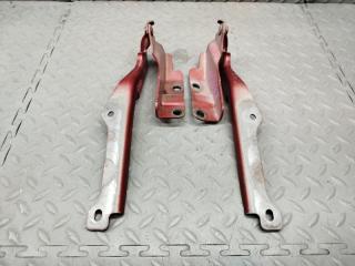 Петля капота MAZDA MAZDA3 BP5P P5-VPS 1 ракурс Петля капота MAZDA MAZDA3 BP5P P5-VPS 1 ракурс