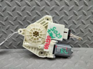 Мотор стеклоподъемника левый задний VOLKSWAGEN GOLF 5G5 CHP 5Q7959811A 1 ракурс
