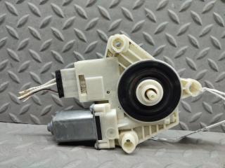 Мотор стеклоподъемника левый задний VOLKSWAGEN GOLF 5G5 CHP 5Q7959811A 2 ракурс
