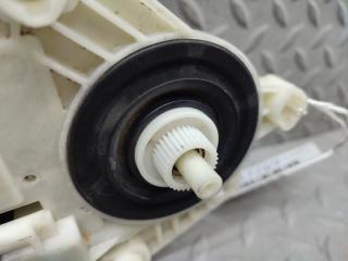 Мотор стеклоподъемника левый задний VOLKSWAGEN GOLF 5G5 CHP 5Q7959811A 3 ракурс