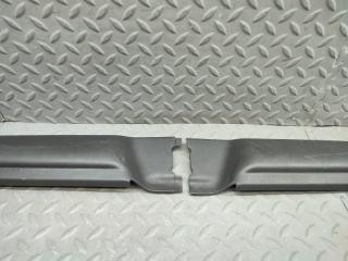 Накладка замка багажника правая задняя SUBARU LEGACY BG5 EJ20HDXAJE 95023AC000 3 ракурс