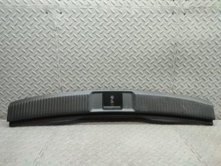 Накладка замка багажника SUBARU LEVORG VM4 FB16ESZH9A 95073VA000 1 ракурс