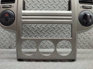 Консоль магнитофона NISSAN X-TRAIL NT30 68260 EQ100 4 ракурс