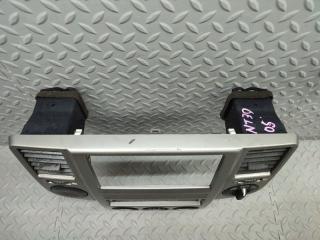 Консоль магнитофона NISSAN X-TRAIL NT30 68260 EQ100 5 ракурс