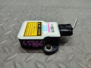 Датчик ускорения LEXUS GS450H GWL10 2GR-FXE 89183-30080 3 ракурс