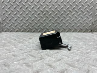 Блок управления дверьми TOYOTA VITZ NCP131 1NZ-FE 89740-52210 3 ракурс
