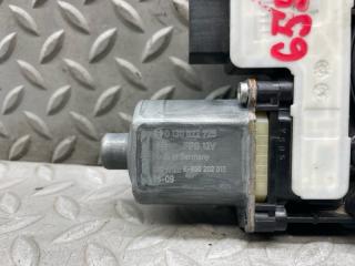 Мотор стеклоподъемника левый передний VOLKSWAGEN TOURAN 5T1 CZD 0130822725 3 ракурс