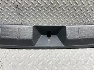 Накладка замка багажника SUBARU IMPREZA GT3 FB16ASZHJA 94046FL010 3 ракурс