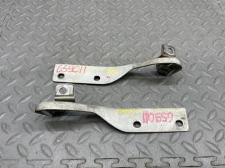 Петля капота SUZUKI EVERY DA62V K6A 3 ракурс