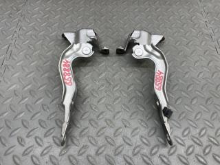 Петля капота TOYOTA ISIS ZGM10 2 ракурс