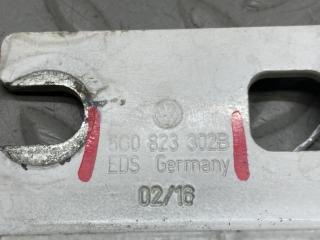 Петля капота VOLKSWAGEN GOLF 5G1 5G0823301B 4 ракурс