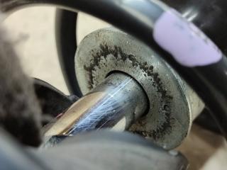 Стойка левая передняя DAIHATSU MIRA L275S KF 48510-B2572 3 ракурс Стойка левая передняя DAIHATSU MIRA L275S KF 48510-B2572 3 ракурс