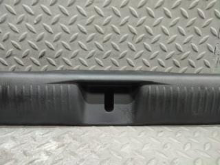Накладка замка багажника MAZDA MPV LW3W L3 LC62688G0 3 ракурс