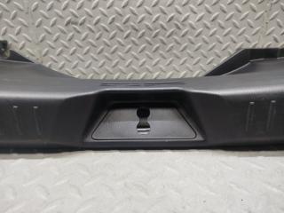 Накладка замка багажника MAZDA CX-3 DK5AW S5-DPTS D10E-6889X 3 ракурс Накладка замка багажника MAZDA CX-3 DK5AW S5-DPTS D10E-6889X 3 ракурс