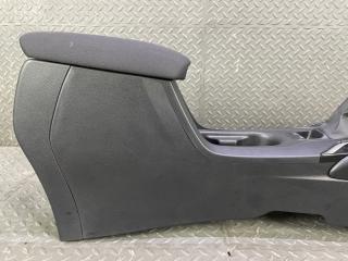 Бардачок между сиденьями TOYOTA COROLLA ZWE211 2ZR-FXE 58831-12050 2 ракурс Бардачок между сиденьями TOYOTA COROLLA ZWE211 2ZR-FXE 58831-12050 2 ракурс