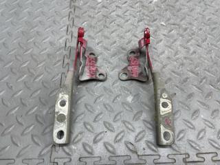 Петля капота DAIHATSU ESSE L235S 1 ракурс Петля капота DAIHATSU ESSE L235S 1 ракурс
