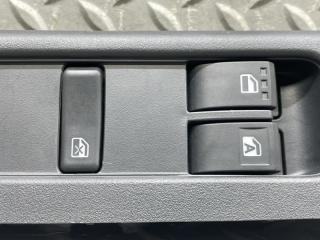 Блок упр. стеклоподьемниками правый передний DAIHATSU HIJET S700V 74231-B5080 4 ракурс