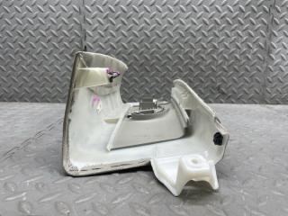 Накладка на стойку кузова правая задняя AUDI Q7 4L BHK 4L0867288 5 ракурс Накладка на стойку кузова правая задняя AUDI Q7 4L BHK 4L0867288 5 ракурс