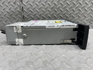 Cd-чейнджер AUDI Q7 4L BHK 4L0910110B 5 ракурс Cd-чейнджер AUDI Q7 4L BHK 4L0910110B 5 ракурс