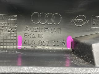 Обшивка двери багажника правая AUDI Q7 4L BHK 4L0867608 5 ракурс