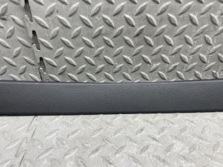 Обшивка двери багажника правая AUDI Q7 4L BHK 4L0867606 3 ракурс
