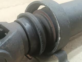 Карданный вал задний LAND ROVER RANGE ROVER L322 448PN 5 ракурс Карданный вал задний LAND ROVER RANGE ROVER L322 448PN 5 ракурс
