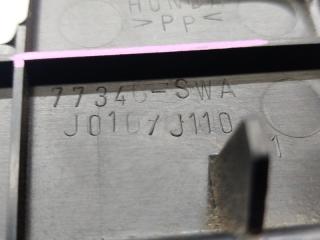 Крышка блока предохранителей HONDA CR-V RE3 K24A VTEC 77340-SWAJ010 3 ракурс