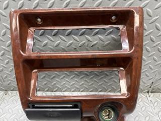 Консоль магнитофона ISUZU BIGHORN UBS73GW 4JX1T 2 ракурс