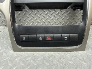 Консоль магнитофона JEEP GRAND CHEROKEE WK2 ERB X90016701XX, P56046290AB 5 ракурс Консоль магнитофона JEEP GRAND CHEROKEE WK2 ERB X90016701XX, P56046290AB 5 ракурс