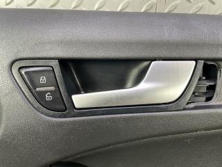 Обшивка дверей правая передняя AUDI A5 8T CDN 8T8867106 3 ракурс