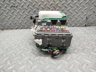 Блок предохранителей HONDA JADE FR4 LEB T4R-J012 4 ракурс Блок предохранителей HONDA JADE FR4 LEB T4R-J012 4 ракурс