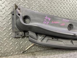 Планка под дворники NISSAN NOTE E12 668623VA0A 2 ракурс Планка под дворники NISSAN NOTE E12 668623VA0A 2 ракурс