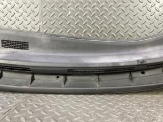 Планка под дворники NISSAN NOTE E12 668623VA0A 4 ракурс Планка под дворники NISSAN NOTE E12 668623VA0A 4 ракурс
