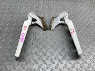 Петля капота NISSAN STAGEA WHC34 RB20DE 1 ракурс Петля капота NISSAN STAGEA WHC34 RB20DE 1 ракурс