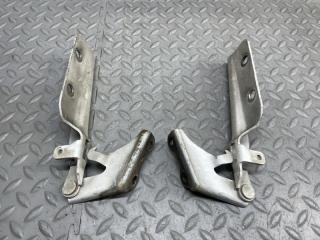 Петля капота NISSAN STAGEA WHC34 RB20DE 2 ракурс Петля капота NISSAN STAGEA WHC34 RB20DE 2 ракурс