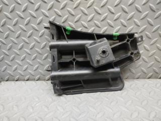Крепеж бампера правый передний VOLVO V60 FW48 B4164T 30796626 2 ракурс