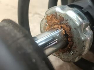 Стойка правая передняя AUDI TT 8N AUQ 8N0413031R 4 ракурс Стойка правая передняя AUDI TT 8N AUQ 8N0413031R 4 ракурс