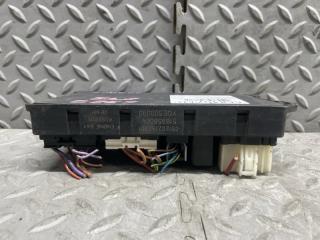 Блок предохранителей LAND ROVER RANGE ROVER L322 448PN YQE500090 3 ракурс