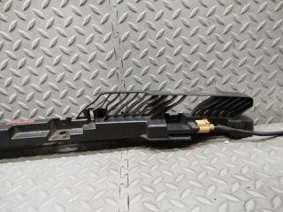Крепеж бампера задний VOLKSWAGEN TOURAN 5T1 CZD 5TA807863 3 ракурс