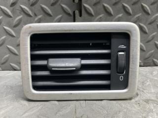 Запчасть дуйки передние правые VOLVO XC70 2012