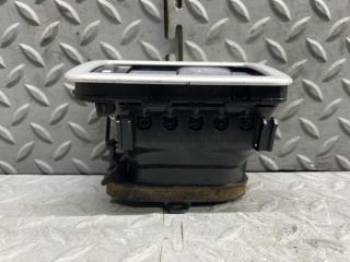Дуйки правые передние VOLVO XC70 BZ90 B6304T4 30755192 4 ракурс