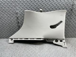Накладка на стойку кузова левая задняя NISSAN LEAF ZE1 EM57 769355SK0A 1 ракурс