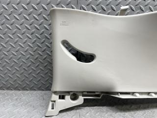 Накладка на стойку кузова правая задняя NISSAN LEAF ZE1 EM57 769345SK0A 2 ракурс