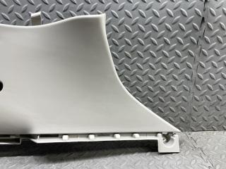 Накладка на стойку кузова правая задняя NISSAN LEAF ZE1 EM57 769345SK0A 3 ракурс