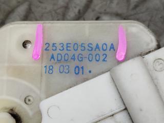Замок капота NISSAN LEAF ZE1 EM57 253E05SA0A 4 ракурс