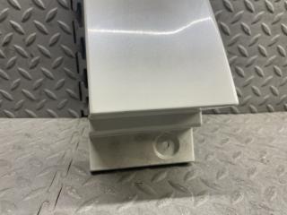 Планка под стоп правая задняя MITSUBISHI DELICA D:5 CV2W 4J11 6410A740 3 ракурс